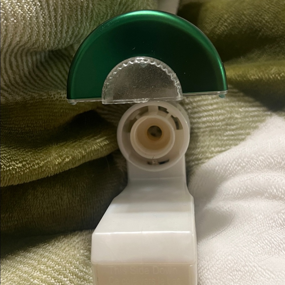Green Holiday Tree diffuser - Picture 6 of 7